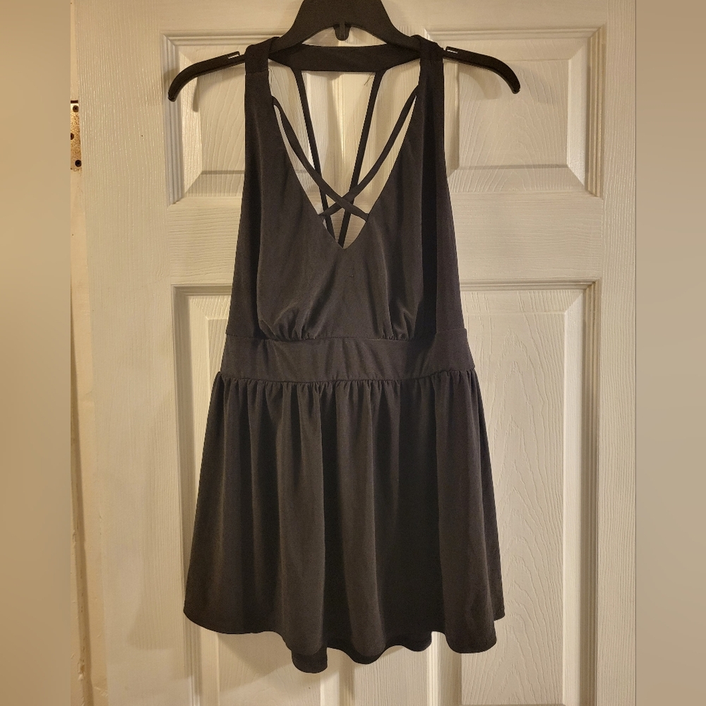 Black crisscross front &back Torrid tank/halter top size 0 (0x) - Picture 5 of 6